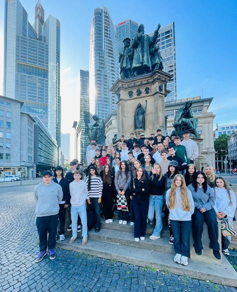 Abschlussfahrt der 10. Klassen nach Frankfurt Abschlussfahrt der 10. Klassen nach Frankfurt